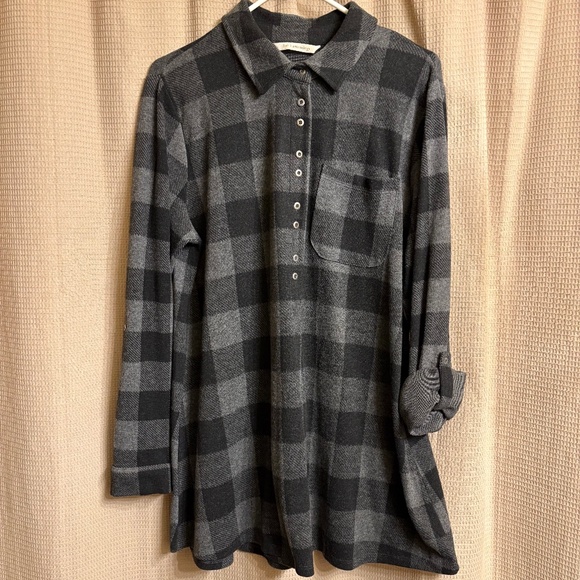 About Plaid Tunic Size L Gray Buffalo Flannel Roll Tab Top - Picture 2 of 11